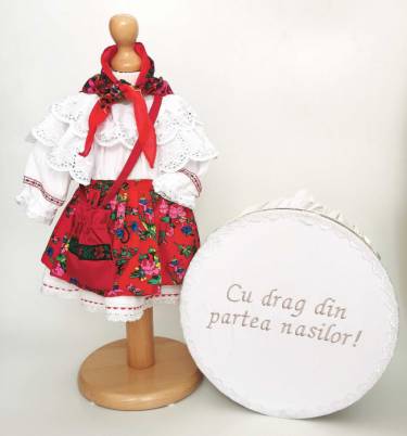 Set Botez Traditional - Costum Traditional Fetite Floral - 2 piese costumas si cutie botez